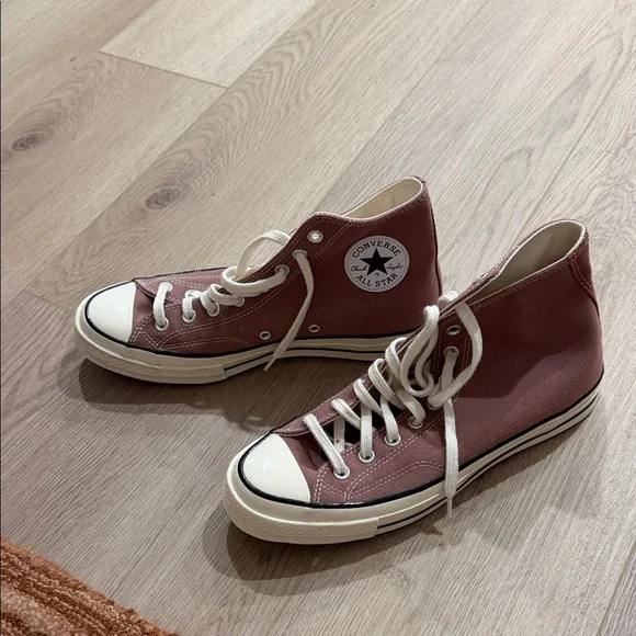 Converse - Picture 2 of 6